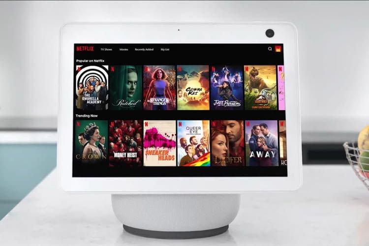 Echo Show 10 verfügt über einen integrierten Motor für Drehungen