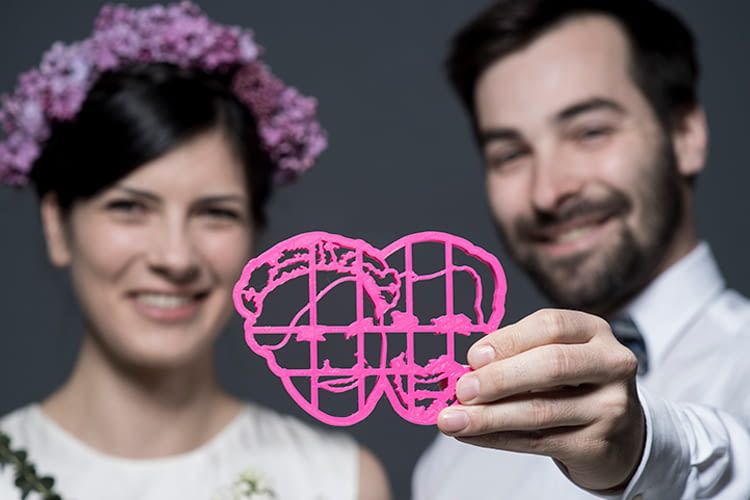 Vom Firmenlogo bis zum Hochzeitsbild wird alles im 3D-Drucker verarbeitet