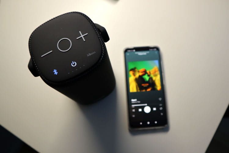 Die Bedientasten von StormBox Pro befinden sich auf der Oberseite des Bluetooth-Lautsprechers