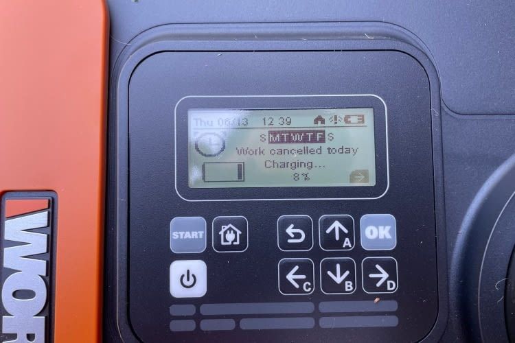 Das Display ist im Schatten gut zu erkennen, in der Sonne muss man schon genauer hinschauen