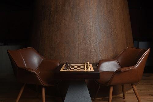 Square Off: Auf einem traditionellen Schachbrett gegen Gegner aus aller Welt antreten @ indiegogo.com