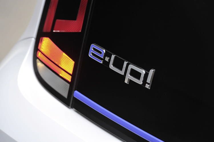 Der Kaufpreis für das Elektroauto VW e-up! liegt mit Prämie bei etwa 23.000 Euro