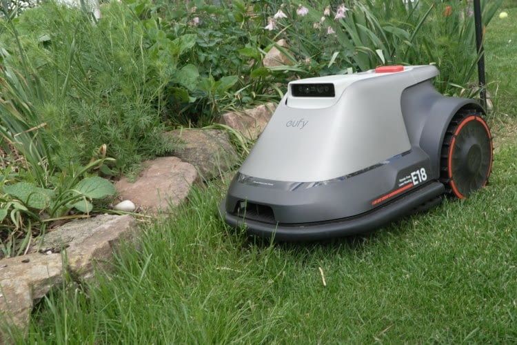 Mit einer UVP von 1.799 Euro ist der eufy E18 deutlich teurer als andere Modelle