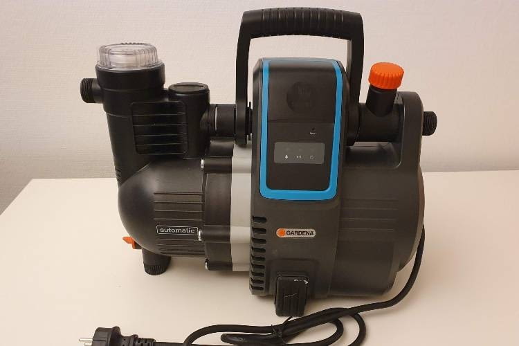 GARDENA bietet mittlerweile sogar eine smarte Gartenpumpe an