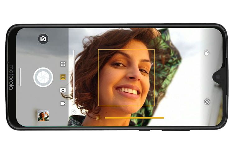 Die Dual-Kamera des Motorola moto g7 Smartphones erlaubt Schärfentiefen-Bilder