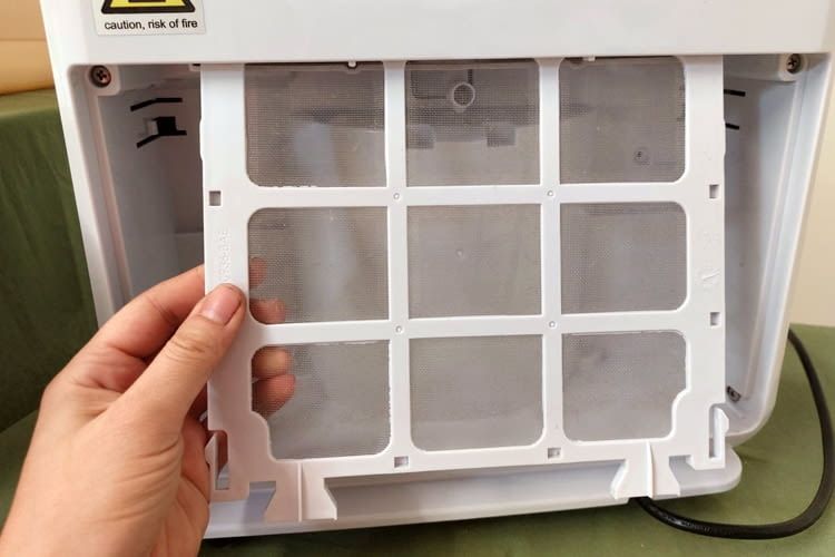 Dieser Luftfilter ist sauber und muss noch nicht gereinigt werden