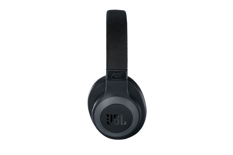 Der JBL E65BTNC Bluetooth-Kopfhörer bringt Bässe gut zur Geltung
