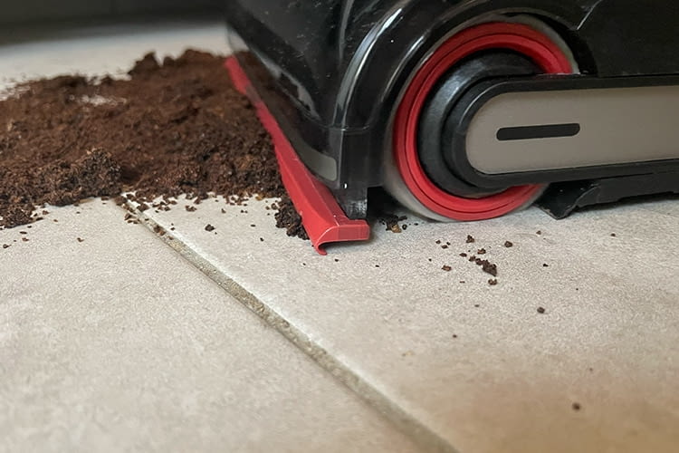 Hier ist der Roboterarm des Dreame gut zu erkennen