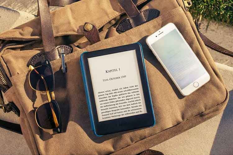 Amazon Kindle (2019) bietet einen günstigen Einstieg in die Amazon eReader Welt und glänzt mit schnellem Prozessor