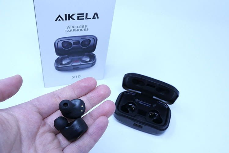 Die AIKELA X10 In-Ear Bluetooth Kopfhörer sind trotz der enthaltenen Technik unauffällig gro´ß und dezent