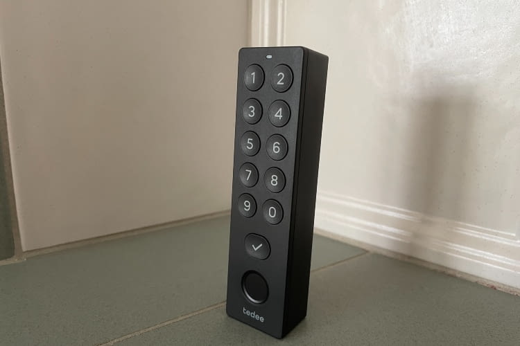 Das neue Keypad sieht deutlich besser und hochwertiger aus. Außerdem ist jetzt ein Fingerabdruck Sensor an Bord