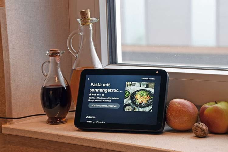 In der Küche liefert Alexa über Echo Show Rezeptideen mit Bild und Schritt-für-Schritt-Anleitung
