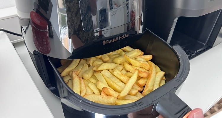 Die Russell Hobbs Heißluftfritteuse überzeugte vor allem durch ihr großes Fassungsvermögen