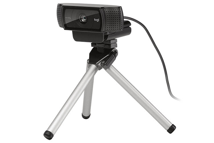 Dank Stativgewinde lässt sich die Logitech C920 HD PRO Webcam auch auf einem Stativ befestigen
