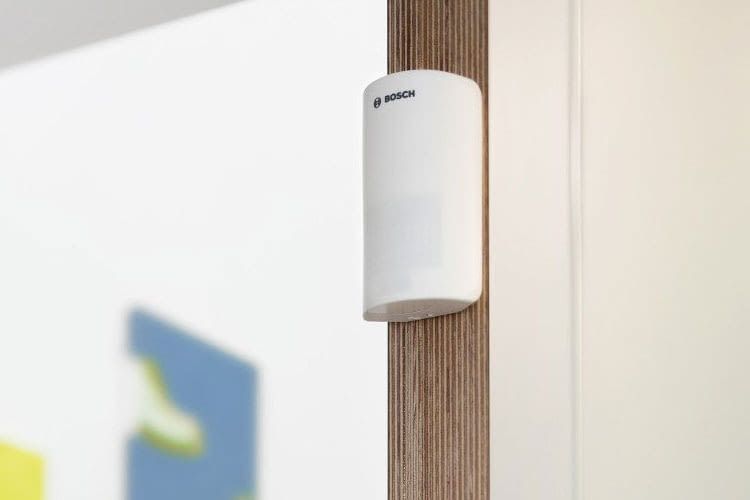 Der Bosch Smart Home Bewegungsmelder verfügt über einen Temperatursensor