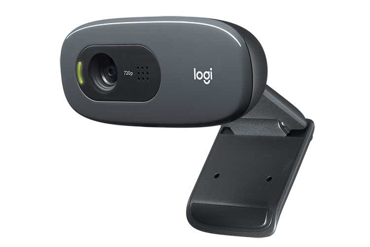 Die Logitech C270 HD Webcam verfügt über ein Fixfokus Objektiv sowie ein Monomikrofon
