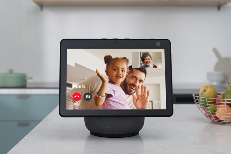 Echo Show 10 Displays drehen sich bei Videotelefonaten mit, wenn ihr Nutzer sich bewegt