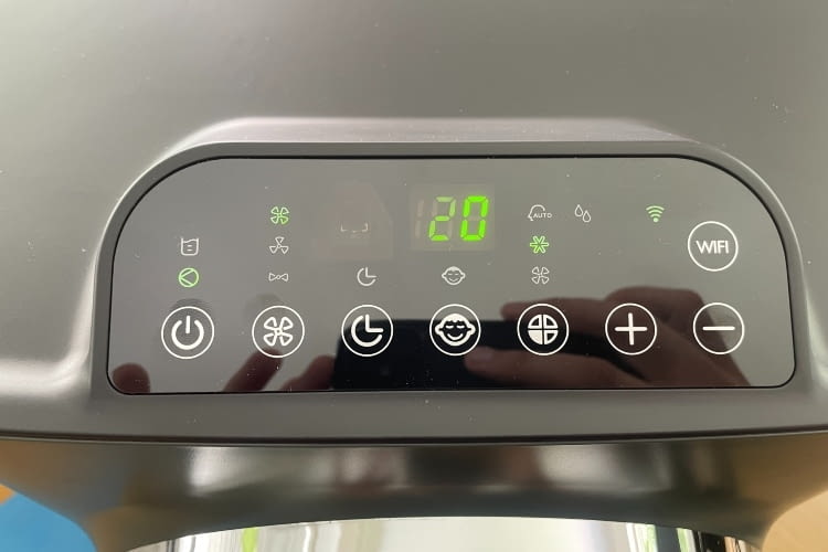 Die Knöpfe auf der Klimaanlage reagieren auf Touch und funktionierten in unserem Test sehr zuverlässig