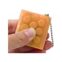 Schlüsselanhänger mit elektronischer Luftpolsterfolie für endloses Drücken und gute Laune.