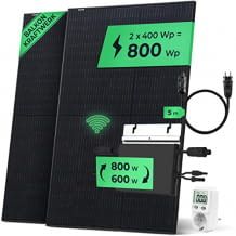 Balkonkraftwerk mit zwei 400W JaSolar JAM54S31 Solarmodulen, Hoymiles HM800 Wechselrichter und 5m Schuko-Kabel.