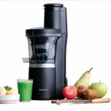 Vertikaler Slow-Juicer, arbeitet besonders schonend mit 40 Umdrehungen pro Minute, mit Einsatz für tiefgefrorene Früchte.