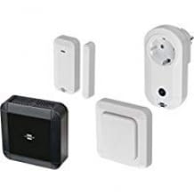 1x Home Automation Gateway, 1x Funk Tür-/Fensterkontakt, 1x Funk-Wandtaster, 1x Funk-Schaltadapter mit Energiemessung