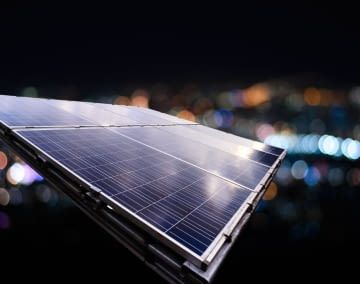 Was ist die Nachteinspeisung bei einem Balkonkraftwerk und wie funktioniert sie?