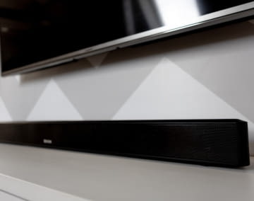 Soundbars verbessern den Klang von Flachbildschirmen und sorgen für immersive Filmmomente oder streamen Musik.