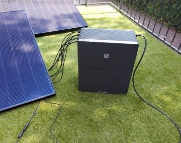 So sieht der Speicher in Kombination mit einem Solakon Zusatzakku aus