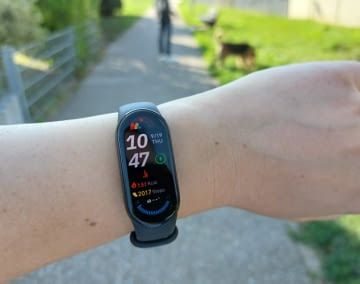 Das Mi Band 9 sieht schick aus und kann jede Menge