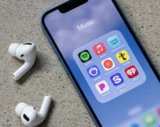 Die beiden konkurrierenden Musikstreaming-Dienste bieten unterschiedliche Funktionen