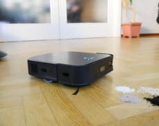 Das eckige Design des ECOVACS DEEBOT X2 OMNI verbessert die Reinigungsleistung