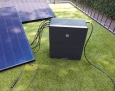 So sieht der Speicher in Kombination mit einem Solakon Zusatzakku aus