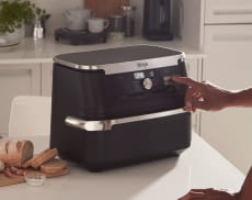 Die größten Heißluftfritteusen haben oft zwei Garkörbe neben- oder übereinander