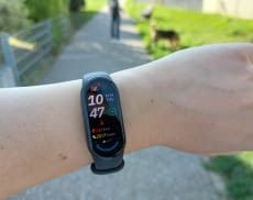 Das Mi Band 9 sieht schick aus und kann jede Menge