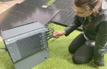 Wir beantworten die Frage, wie ein Stromspeicher bei einem Balkonkraftwerk nachgerüstet werden kann