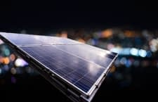 Was ist die Nachteinspeisung bei einem Balkonkraftwerk und wie funktioniert sie?