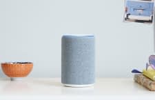 Amazon Echo, der Klassiker unter den Alexa Lautsprechern, ist nun im neuen Look erhältlich