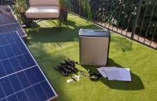 In unserem Test haben wir den Speicher mit vier Solarmodulen gekoppelt