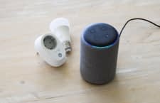 Immer mehr Geräte sind mit Alexa nutzbar, z.B. auch der hier gezeigte Echo Plus Lautsprecher