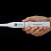 Mit der MEGASONEX Ultraschallzahnbürste reinigen Nutzer mit tausendfacher und millionenfacher Frequenz ihre Zähne