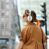 Mit einem Over-Ear-Kopfhörer können Nutzer in tolle Klangwelten eintauchen